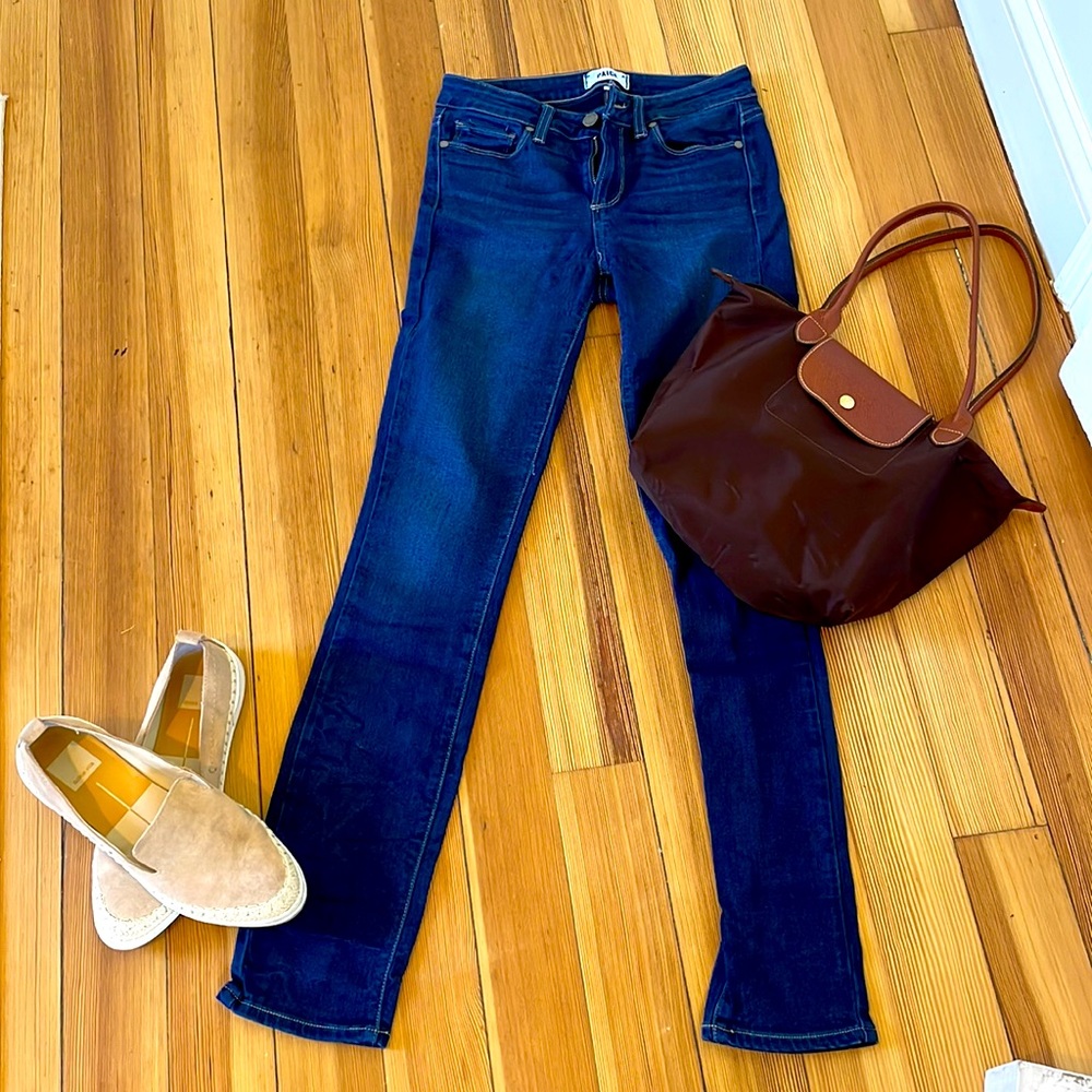 PAIGE SKYLINE SKINNY, dark wash. Size 27